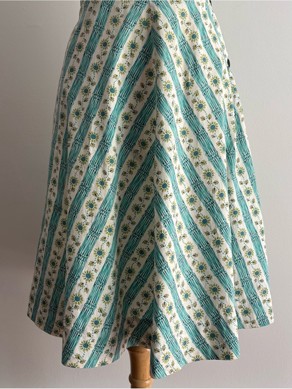 Vintage 1940s FRUIT of the LOOM Floral & Basket Print House Dress / 38 bust - Picture 4 of 15